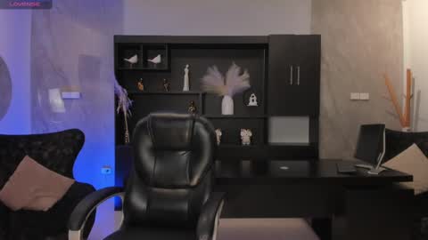 AMY WALKER online show from 03/10/25, 10:04