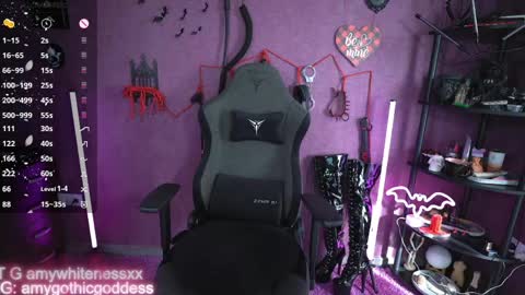 Snapshot of amywhitenessxx chatting on 05/16/26, 11:09 Amy switch Goddess divine Mistress online show from 05/16/26, 11:09