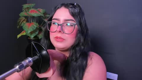 Snapshot of amywhitte_ chatting on 07/06/26, 03:58 amywhitte_ online show from 07/06/26, 03:58