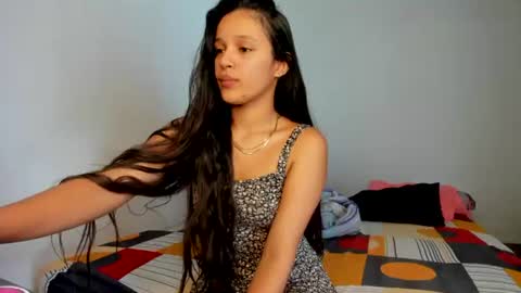Snapshot of amyy_28 chatting on 07/13/26, 04:32 Amyy online show from 07/13/26, 04:32