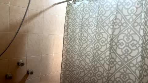 an_e333 online show from 10/10/25, 10:31