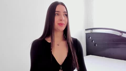 Snapshot of ana_castilo chatting on 12/14/24, 12:23 Ana  IG an castillo 1 online show from 12/14/24, 12:23