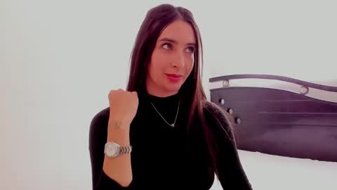 Snapshot of ana_castilo chatting on 12/16/24, 03:00 Ana  IG an castillo 1 online show from 12/16/24, 03:00