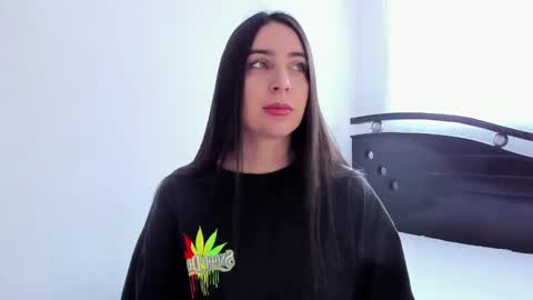 Snapshot of ana_castilo chatting on 12/19/24, 11:39 Ana  IG an castillo 1 online show from 12/19/24, 11:39