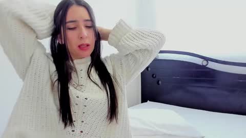 Snapshot of ana_castilo chatting on 01/12/25, 11:50 Ana  IG an castillo 1 online show from 01/12/25, 11:50