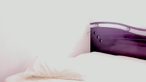 Snapshot of ana_castilo chatting on 02/14/25, 02:02 Ana  IG an castillo 1 online show from 02/14/25, 02:02