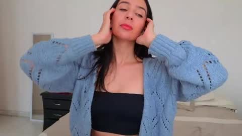 Snapshot of ana_castilo chatting on 04/05/26, 01:19 Ana IG an castillo 1 online show from 04/05/26, 01:19