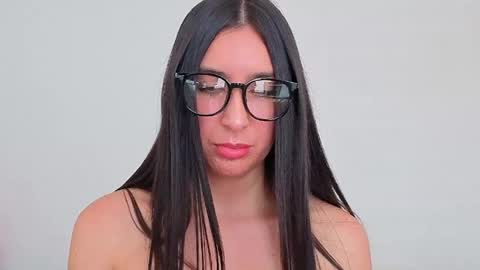 Snapshot of ana_castilo chatting on 04/14/26, 03:07 Ana IG an castillo 1 online show from 04/14/26, 03:07