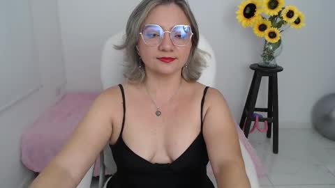  Ana  online show from 09/24/25, 10:57