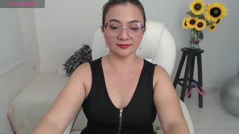  Ana  online show from 10/10/25, 08:30
