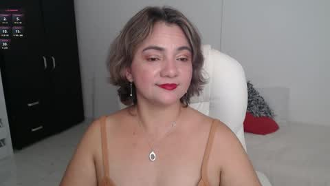 Snapshot of ana_hotmilfx chatting on 03/04/25, 11:43 ANA online show from 03/04/25, 11:43