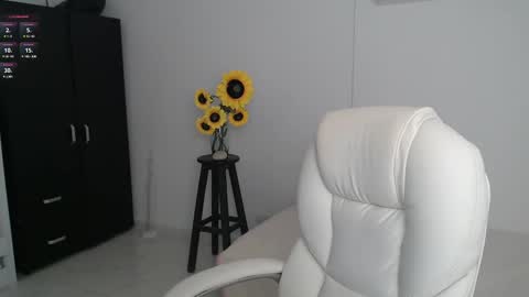 Snapshot of ana_hotmilfx chatting on 03/05/25, 02:46 ANA online show from 03/05/25, 02:46