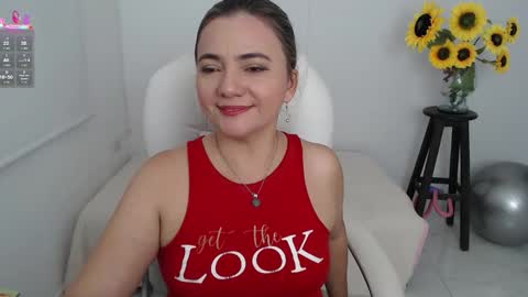 Snapshot of ana_hotmilfx chatting on 09/11/25, 12:11 ANA online show from 09/11/25, 12:11