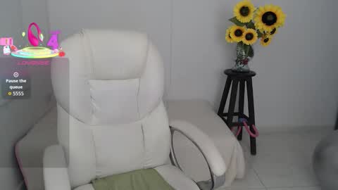 Snapshot of ana_hotmilfx chatting on 10/09/25, 12:08 ANA online show from 10/09/25, 12:08