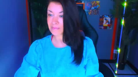 Snapshot of ana_mills chatting on 05/14/26, 10:00 Ana online show from 05/14/26, 10:00
