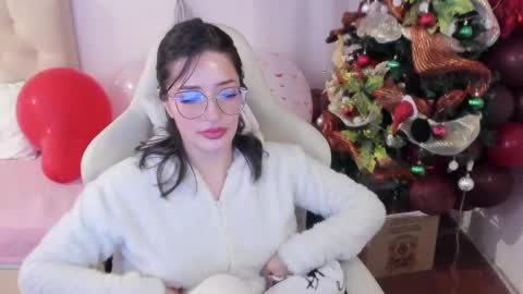 Im anna but you can call me as you want online show from 12/19/24, 07:29