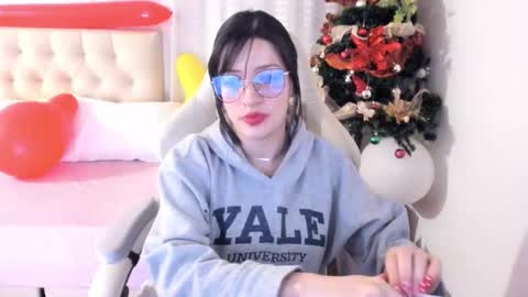 Im anna but you can call me as you want online show from 11/28/25, 10:34