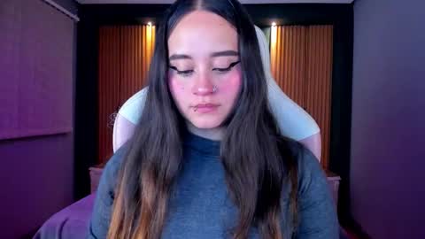 Snapshot of ana_taylor2 chatting on 09/17/25, 08:43 Ana online show from 09/17/25, 08:43