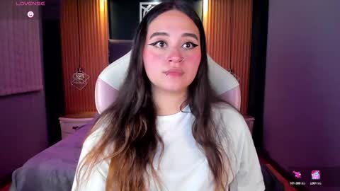 Snapshot of ana_taylor2 chatting on 09/24/25, 08:45 Ana online show from 09/24/25, 08:45