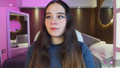 Snapshot of ana_taylor2 chatting on 09/30/25, 07:52 Ana online show from 09/30/25, 07:52