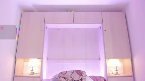 anaacollins_ online show from 10/20/25, 11:43