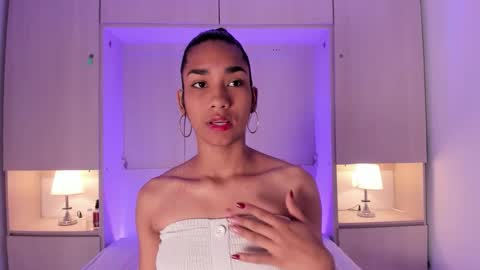 anaacollins_ online show from 11/28/25, 11:35