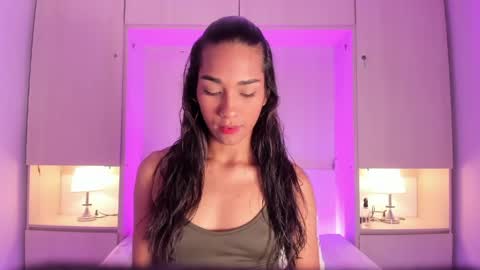 anaacollins_ online show from 03/31/26, 11:32