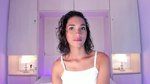 anaacollins_ online show from 05/12/26, 12:35