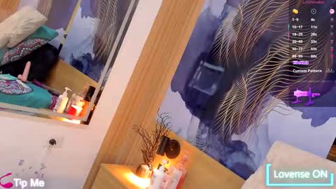 anabacker01 online show from 10/13/25, 07:47