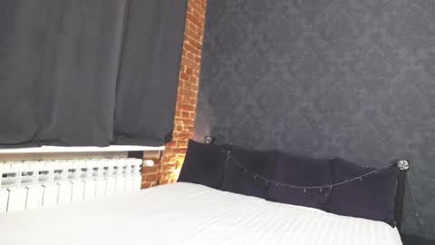 Snapshot of anabelblack chatting on 11/17/25, 12:44 Anna online show from 11/17/25, 12:44