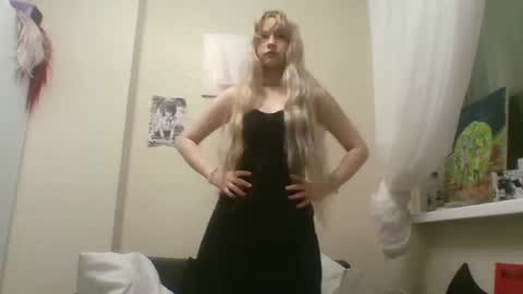 Snapshot of anabelbrando chatting on 06/28/26, 07:09 Malvina online show from 06/28/26, 07:09