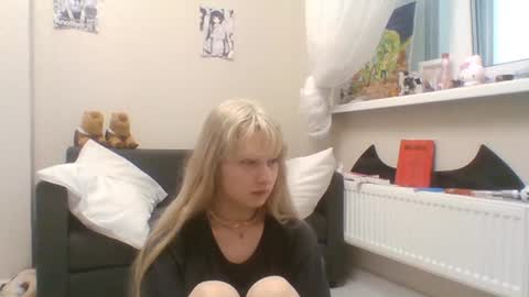Snapshot of anabelbrando chatting on 07/07/26, 04:11 Malvina online show from 07/07/26, 04:11