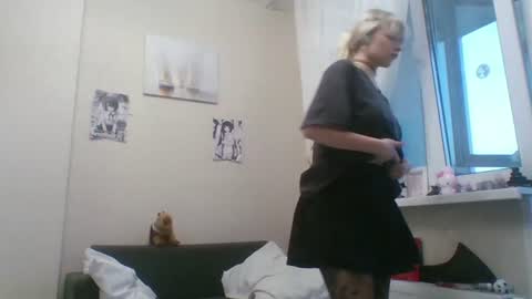 Snapshot of anabelbrando chatting on 07/12/26, 04:31 Malvina online show from 07/12/26, 04:31