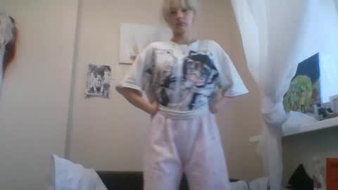 Snapshot of anabelbrando chatting on 08/03/26, 02:11 Malvina online show from 08/03/26, 02:11