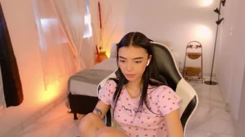 ANABEL WOLF  online show from 11/15/25, 03:52