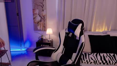 ANABEL WOLF  online show from 06/06/26, 02:11
