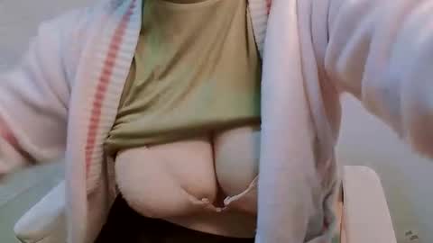 Snapshot of anacutieee chatting on 02/10/26, 02:04 anacutieee online show from 02/10/26, 02:04