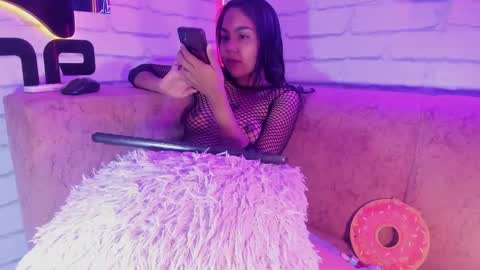 Anna online show from 02/01/25, 01:34