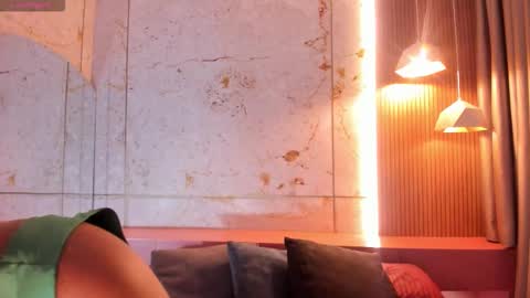 Anna online show from 09/19/25, 08:53