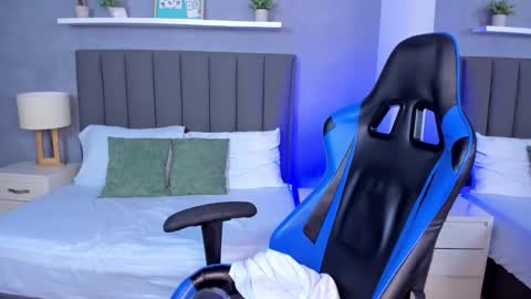 Snapshot of anagil_ chatting on 01/08/26, 02:30 A N A online show from 01/08/26, 02:30