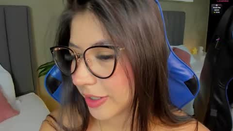 Snapshot of anagil_ chatting on 05/14/26, 03:19 A N A online show from 05/14/26, 03:19