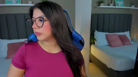 Snapshot of anagil_ chatting on 05/19/26, 02:34 A N A online show from 05/19/26, 02:34