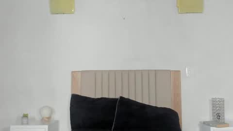 Ana Henao or Annie... Follow me ahenaocb Insta  X online show from 04/12/26, 01:38