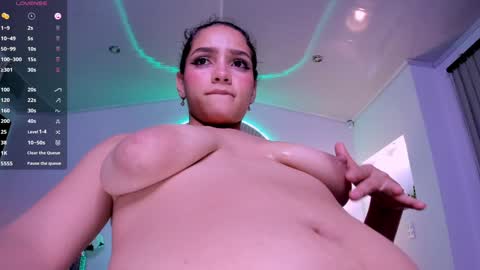 Snapshot of anahi_curlie1 chatting on 12/18/24, 07:26 Anahi Curlie online show from 12/18/24, 07:26