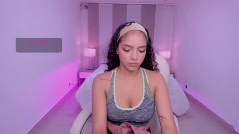 Snapshot of anahi_curlie1 chatting on 02/04/25, 03:33 Anahi Curlie online show from 02/04/25, 03:33