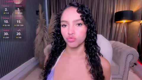 Snapshot of anahi_curlie1 chatting on 05/11/26, 11:05 Anahi Curlie online show from 05/11/26, 11:05