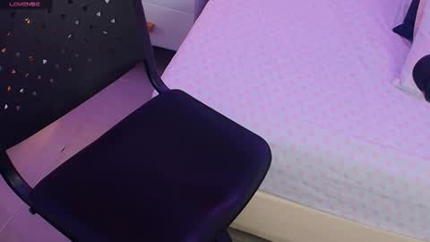 Snapshot of anahi_maite chatting on 03/10/25, 06:56 Anahi online show from 03/10/25, 06:56