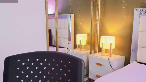 Snapshot of anahi_maite chatting on 09/16/25, 07:37 Anahi online show from 09/16/25, 07:37