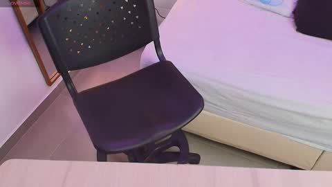 Snapshot of anahi_maite chatting on 10/02/25, 07:54 Anahi online show from 10/02/25, 07:54