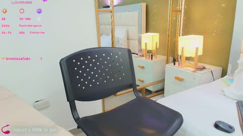 Snapshot of anahi_maite chatting on 10/08/25, 08:17 Anahi online show from 10/08/25, 08:17